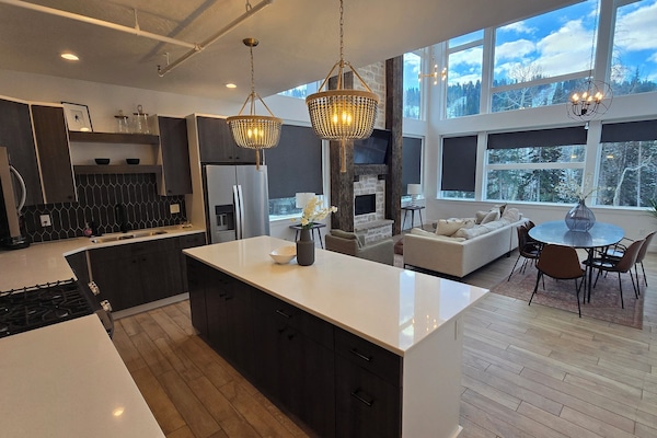 Canyonside Collection I | Private kitchen