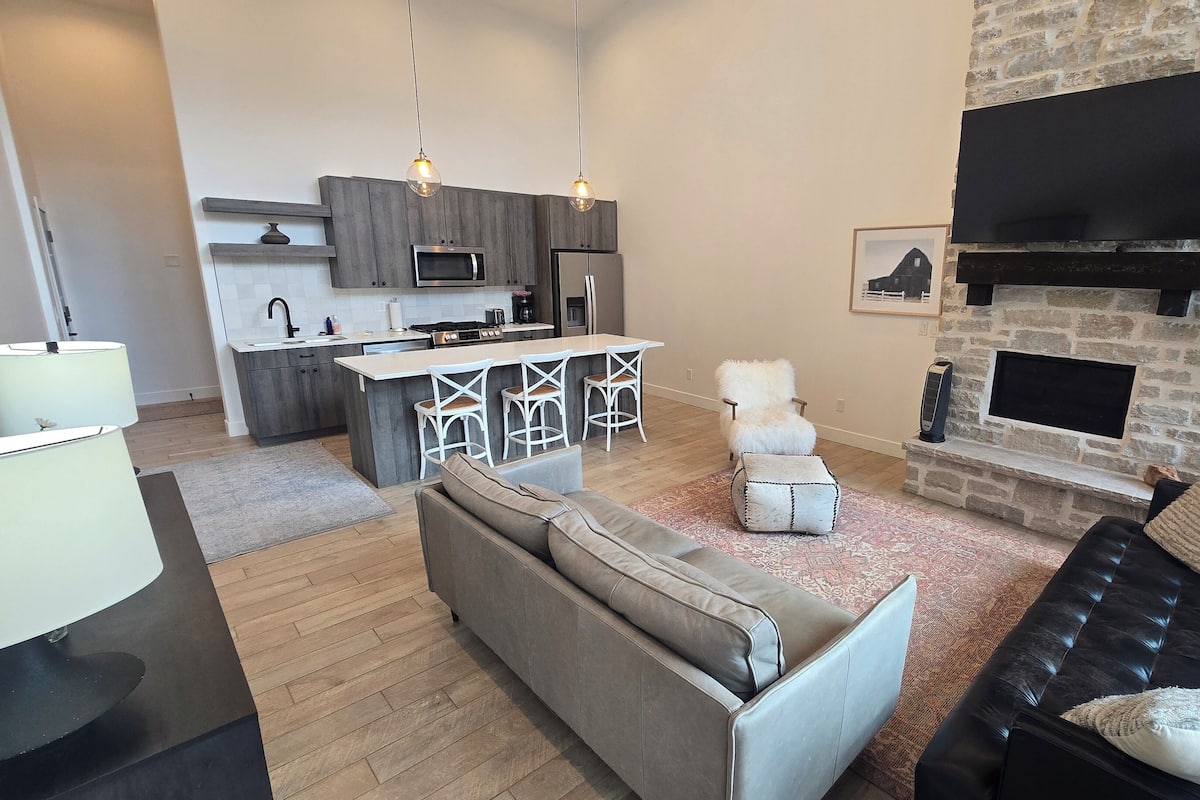 Deluxe Condo, Mountain View | Private kitchen