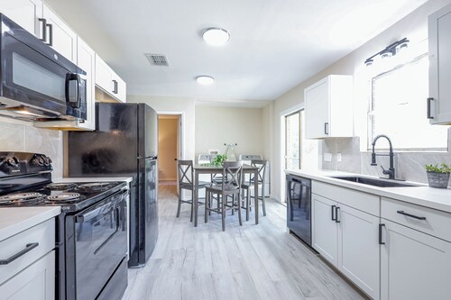 Close to the Lake.  Just 8 minutes from UMHB!