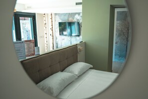 1 bedroom, free WiFi, bed sheets