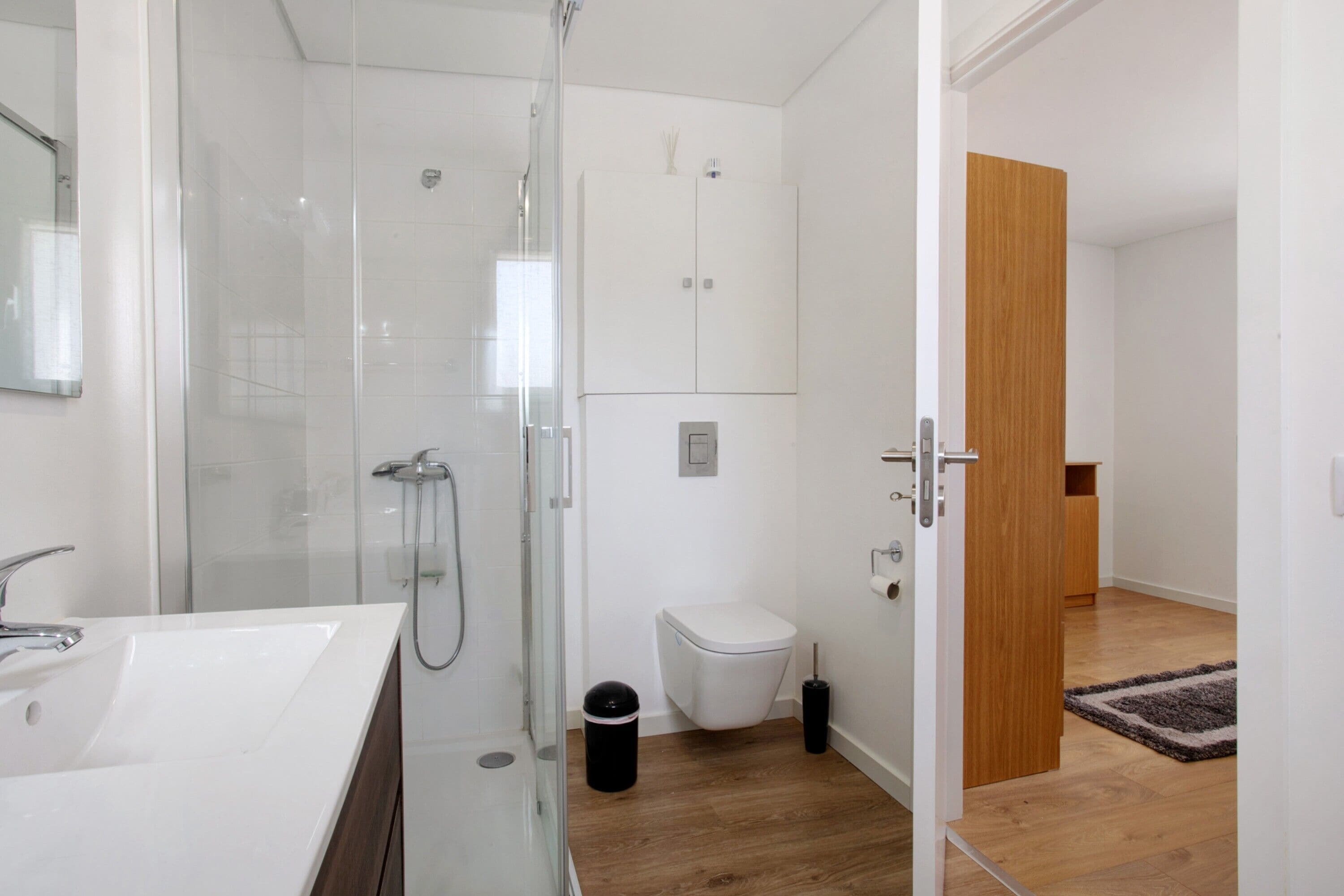 Shower, towels