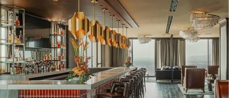 酒吧(店内)