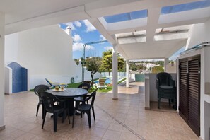 Outdoor dining - Villa 'Neves' with Mountain View, Private Pool and Private Terrace (Albufeira)