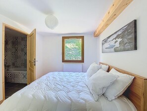 4 chambres, fer et planche à repasser, Wi-Fi gratuit