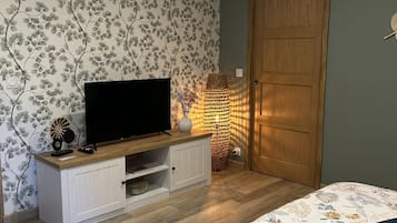 Kahden hengen superior-huone, näköala uima-altaalle (Chambre Champetre) | Äänieristys, ilmainen Wi-Fi