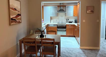 Quaint Bracknell Apartment With Two Bedrooms