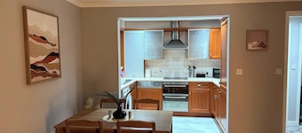 Quaint Bracknell Apartment With Two Bedrooms