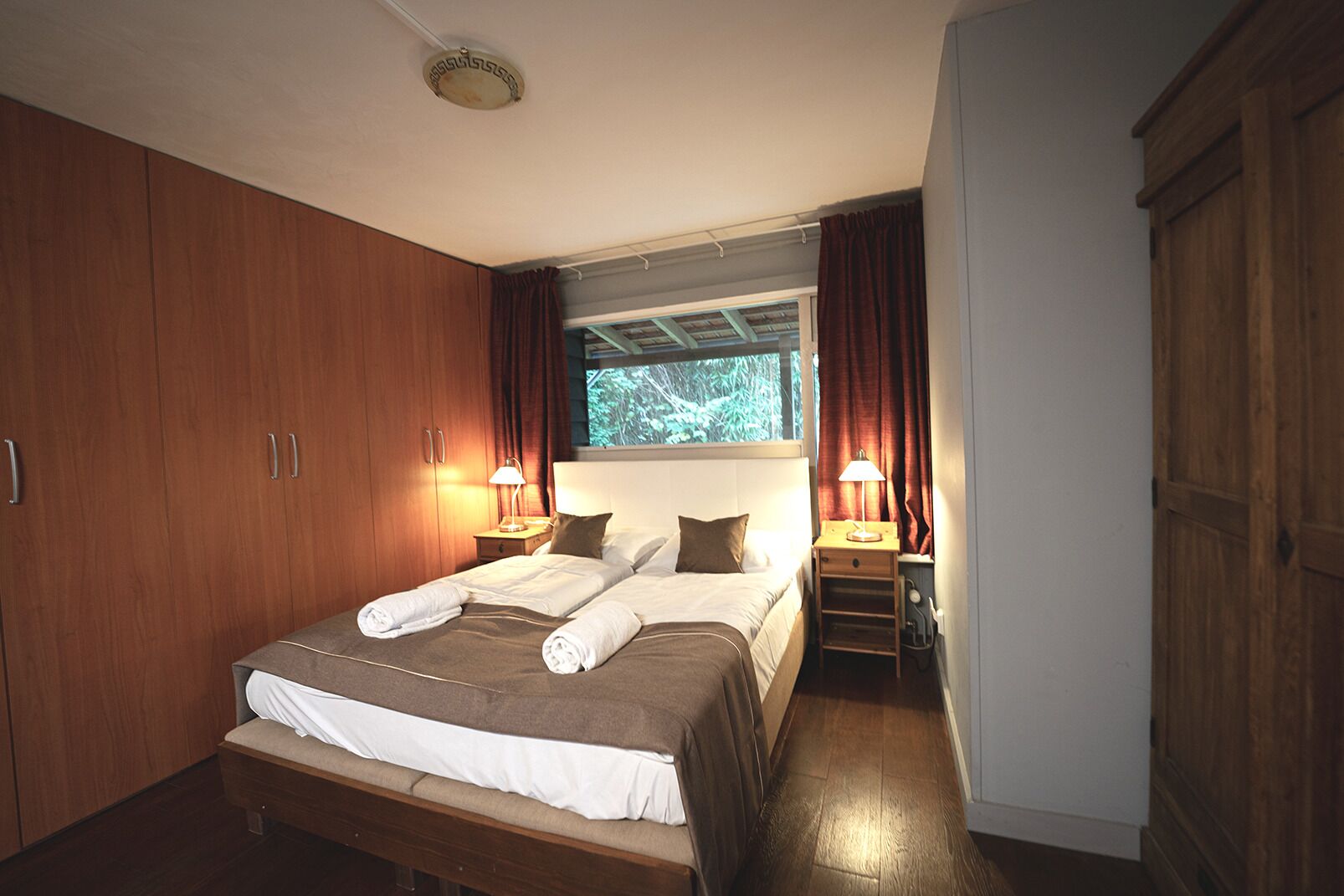 3 bedrooms, in-room safe, desk, iron/ironing board