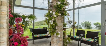 Apartment 'Gloria-Patchwork' with Sea View, Shared Garden and Wi-Fi