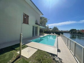 Villa, 4 soverom, privat basseng, hageutsikt | Basseng | Utendørsbasseng