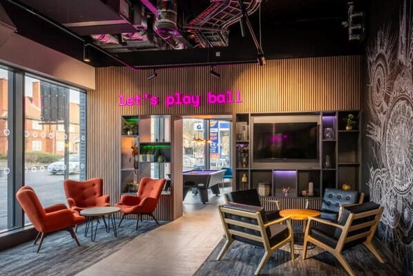 Coin salon dans le hall