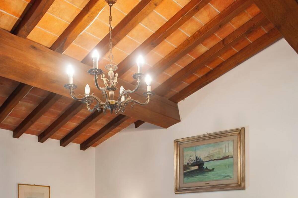 3 bedrooms, free cots/infant beds, free WiFi, bed sheets