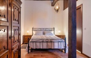 Villa | Lit de bébé (gratuit), accès au Wi-Fi (inclus), literie fournie