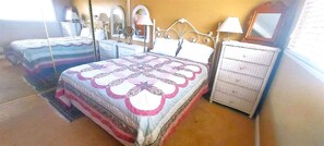 1 bedroom, internet, bed sheets