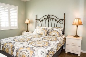 1 bedroom, Internet, bed sheets - NEW! 1 Bed Beach Bungalow #130 by RedAwning (Carpinteria)