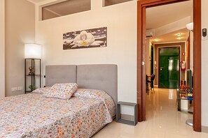 1 quarto, Wi-Fi de cortesia, roupa de cama