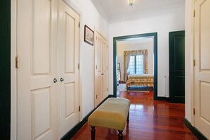 Interior - Villa 'Quinta Centieira-Scalab Wine Estate' with Mountain View, Wi-Fi and Air Conditioning (Santarém)