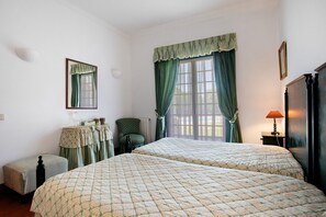 5 Schlafzimmer, Bügeleisen/Bügelbrett, kostenloses WLAN, Bettwäsche