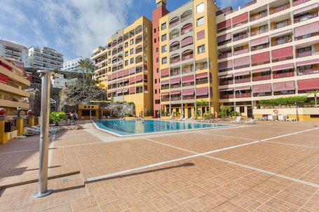 Pool. Urlaub 'Nos Lo Merecemos' mit Bergblick, Gemeinschaftspool und Wi-Fi