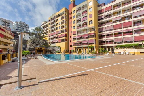 Vacation 'Nos Lo Merecemos' with Mountain View, Shared Pool and Wi-Fi