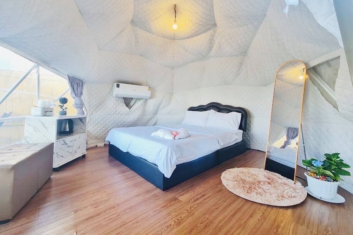 Phòng Deluxe, ban công, quang cảnh núi | Bàn, truy cập Internet không dây miễn phí 