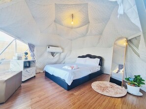 Deluxe Room, Balcony, Mountain View