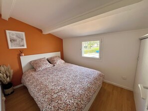 2 bedrooms, travel crib, WiFi, bed sheets - Sunny villa Richelieu (Occitanie)