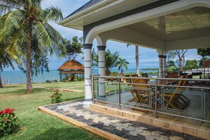 Superior-Villa, Küche, Meerblick | Terrasse/Patio