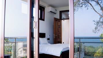 Enkeltrom – signature, 1 kingsize-seng, adgang til basseng, havutsikt | Terrasse/patio