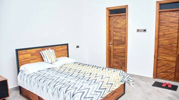 Superior House, Kitchen, Ocean View | 2 bedrooms, iron/ironing board, free WiFi, bed sheets