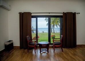 Superior-Villa, Küche, Meerblick | Bügeleisen/Bügelbrett, kostenloses WLAN, Bettwäsche