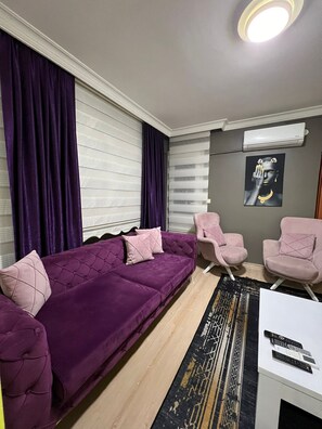 Departamento Confort, balcón, vista a la ciudad | Wifi gratis y ropa de cama 