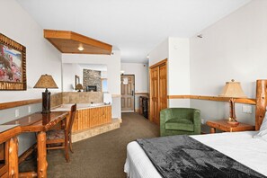 3 habitaciones, tabla de planchar con plancha y cuna de viaje