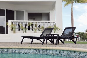 Pool - Premium 2BR with views of Table Mountain & direct access to pool - 150A (Willemstad)