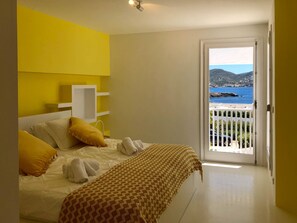 4 soverom, safe på rommet, strykejern/-brett og wi-fi (inkludert)