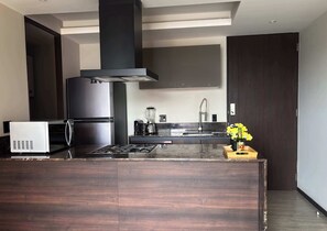 Coffee/tea maker, fridge, microwave, stovetop - Stay Close to Guadalajara's Best Spots (Guadalajara)