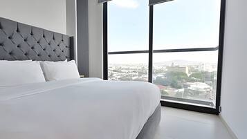 2 bedrooms, iron/ironing board, bed sheets