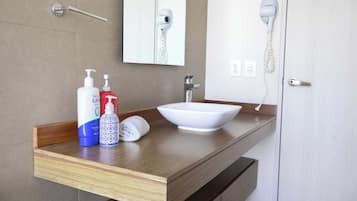 Shower, towels
