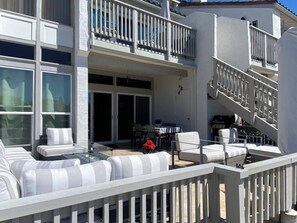 Outdoor dining - Coronado On The Strand, Bay or Beach (Coronado)