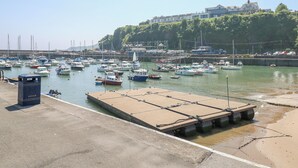 Unclassified image, 5 of 27, button - 29 Coedrath Park (Saundersfoot)