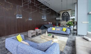 Unclassified image, 5 of 20, button