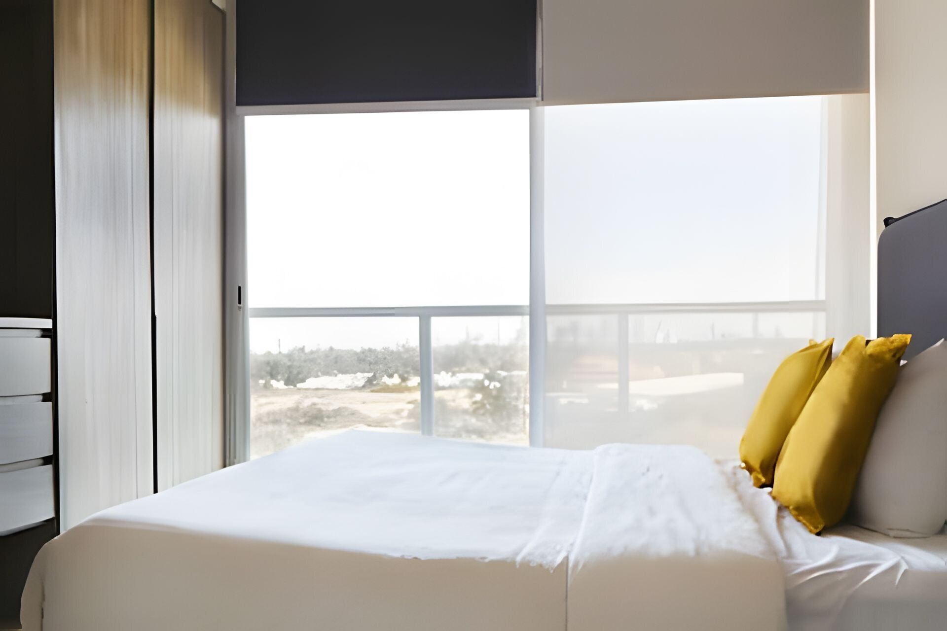 2 habitaciones, tabla de planchar con plancha y ropa de cama 