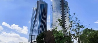 Stylish Skyview Apartment | Near Andares