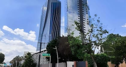 Stylish Skyview Apartment | Near Andares