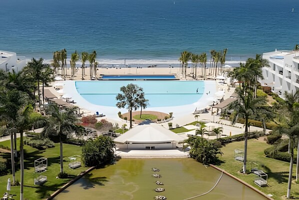 Pool - Waterfront condo w/ pool access & balcony (Nuevo Vallarta)