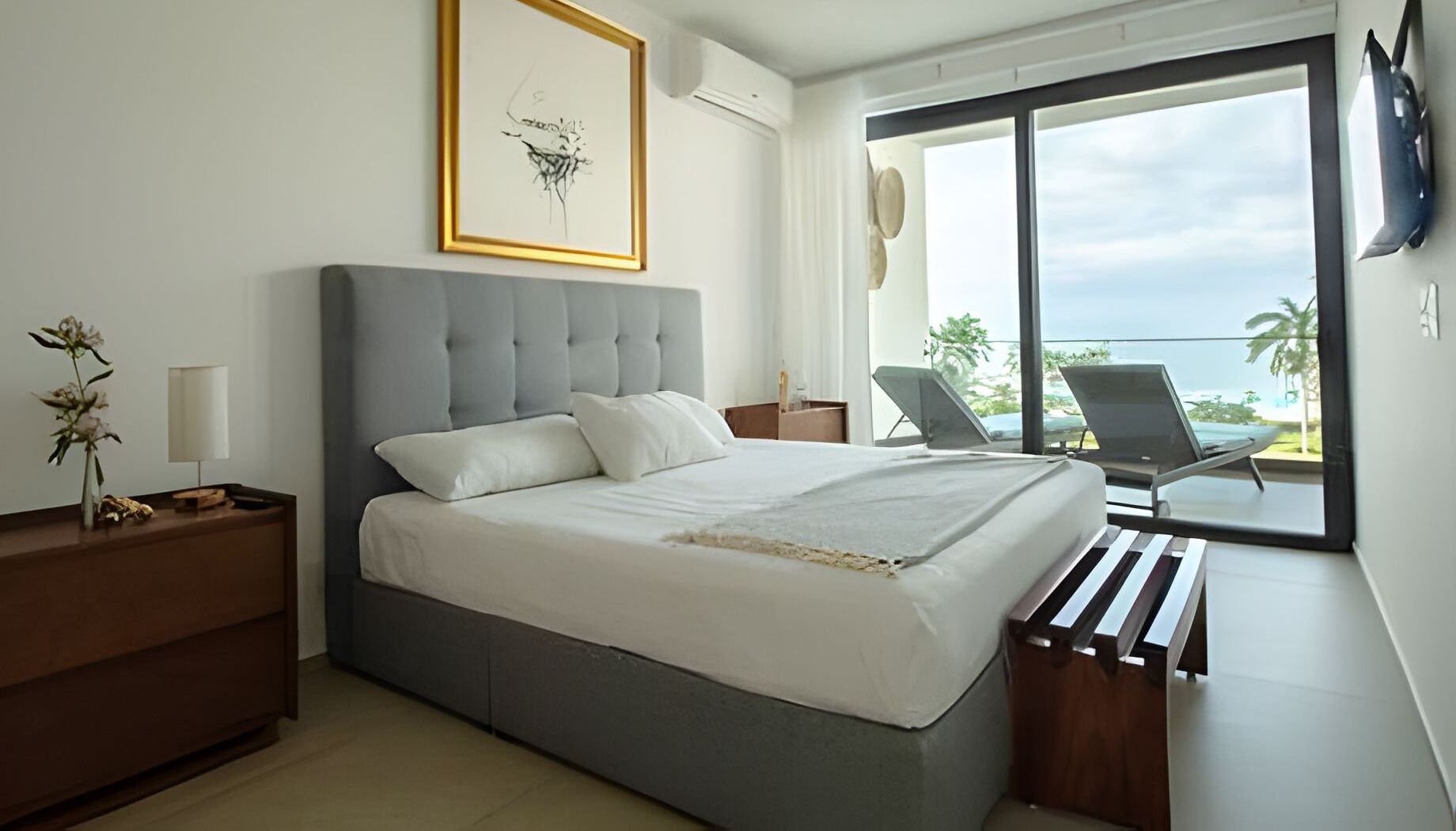 1 soverom, strykejern/-brett, internettilgang og sengetøy