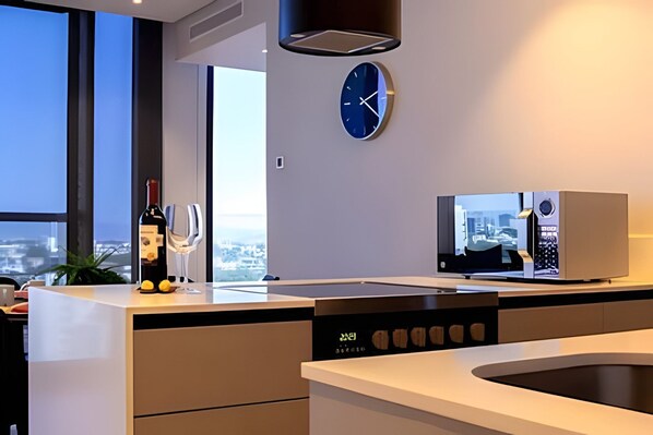 Fridge, microwave, coffee/tea maker, cookware/dishes/utensils - Comfortable 3BR retreat w/ gym (Guadalajara)