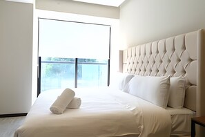 3 slaapkamers, een strijkplank/strijkijzer, beddengoed