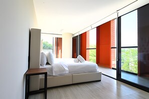 3 عدّة غرف نوم ومكواة/لوح كي وملاءات أسرّة