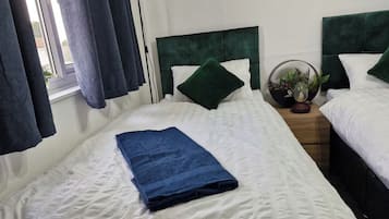 3 bedrooms, free WiFi, bed sheets